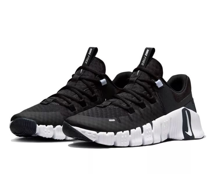 NIKE FREE MECTON/WOMEN/TRACK/SNEAKERS